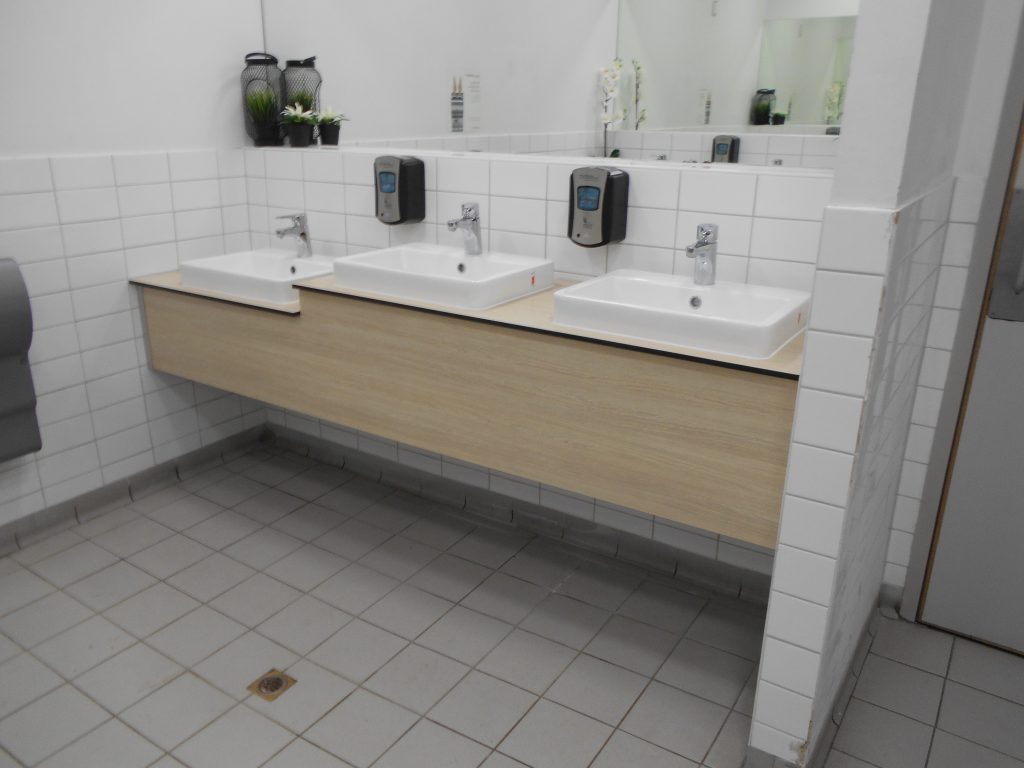 AQUALOO is Australia's Specialist in Commercial Toilet and Shower Partitions / Cubicles l Compact Laminate Lockers & Seating l Integrated Paneling System l Washroom Accessories